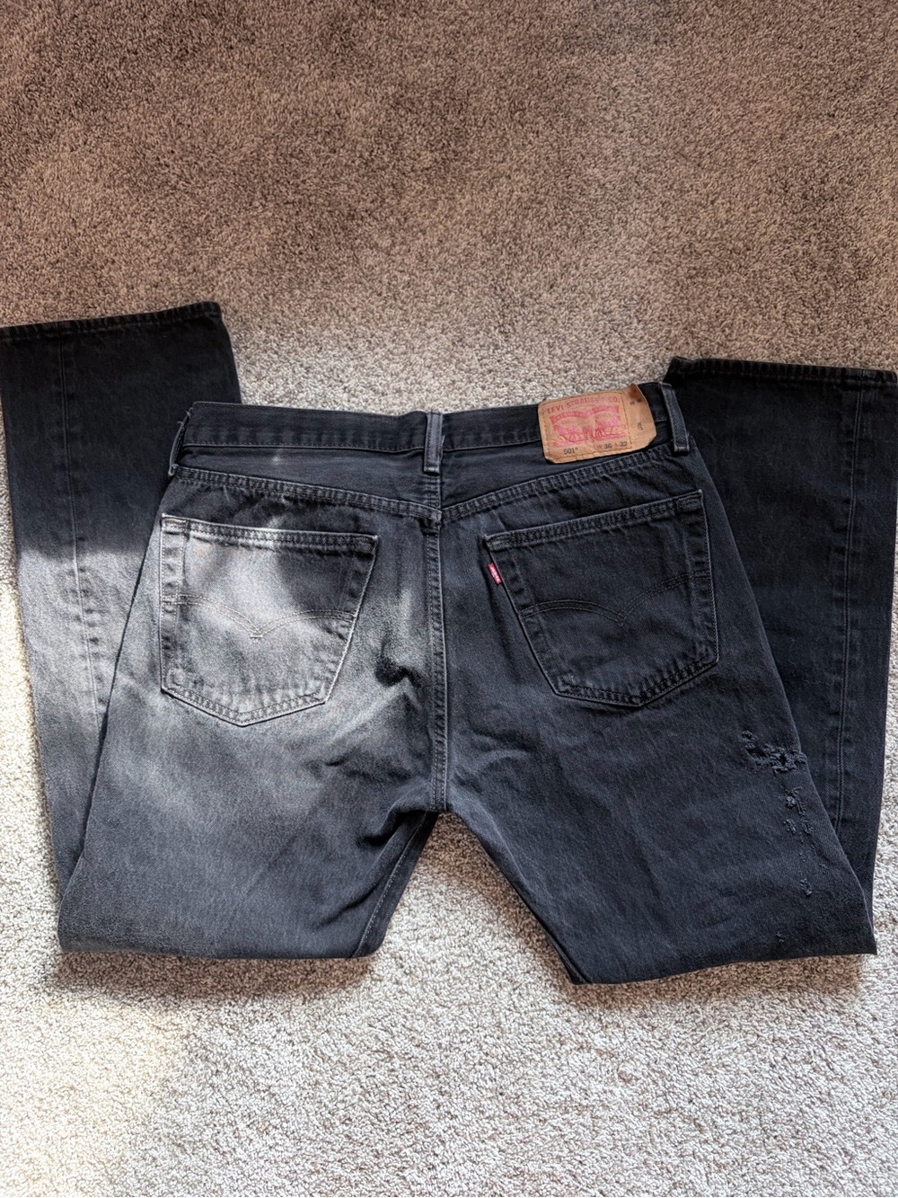 Levi's Black Men's Straight Leg Jeans with Subtle Fade